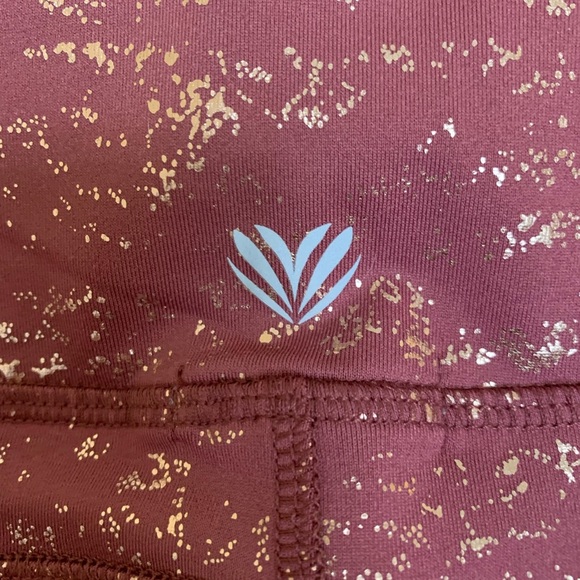 NWT Forever 21 wide band pink metallic leggings. Size Large. - Picture 8 of 13